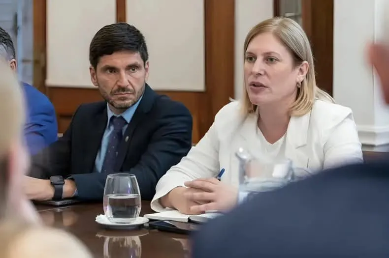 97bd941b-b04c-4418-a316-e0a756ba7a62