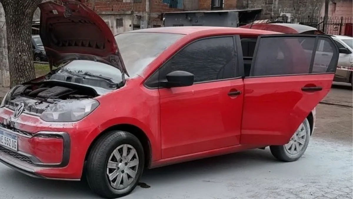 auto-fuego-escuela-rosario-amenaza