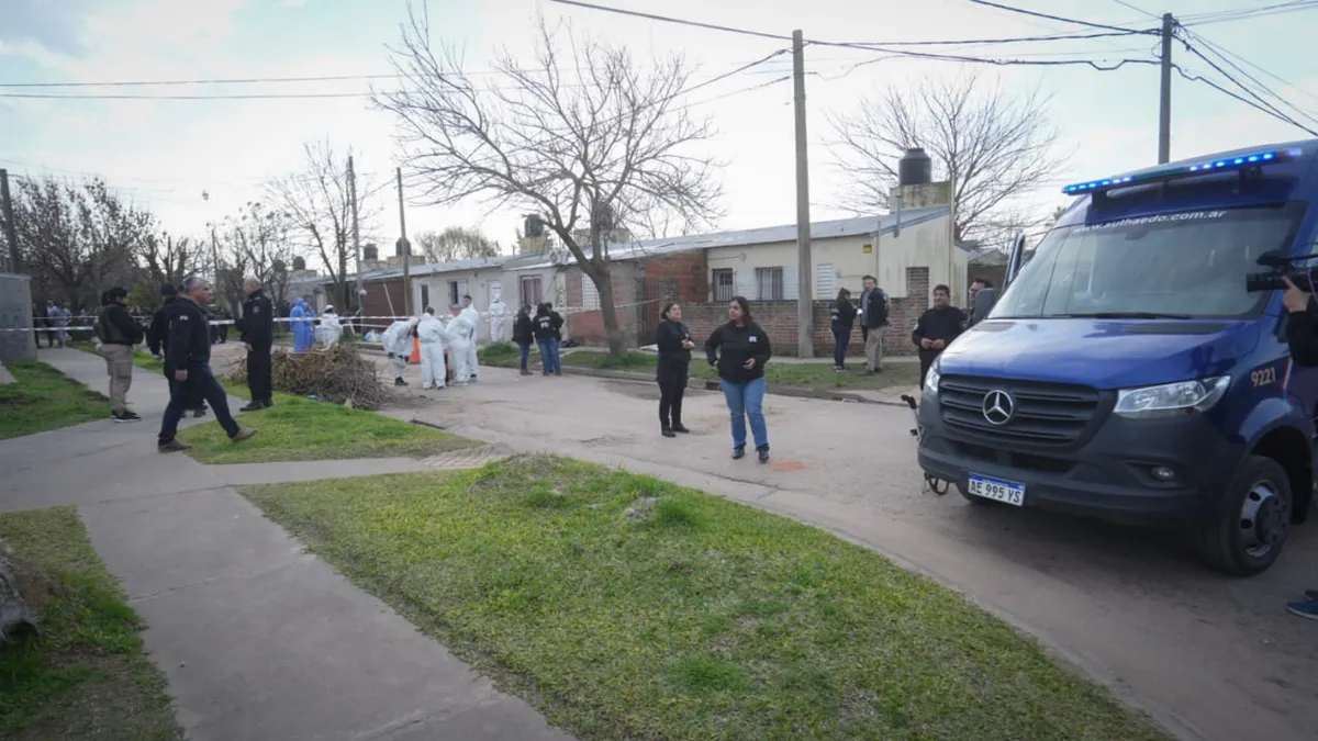 policia-atrincherado-barrio-nueva-esperanza-18