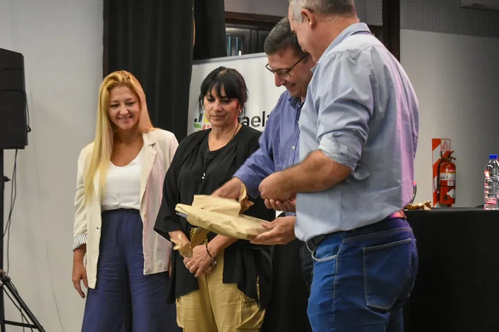 e8fb63e6-5765-461a-b41e-d6f3d0ed7e48