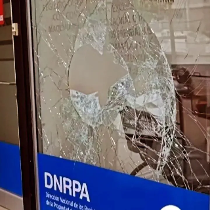 b3135138-ed64-4938-9925-7496e94abc02