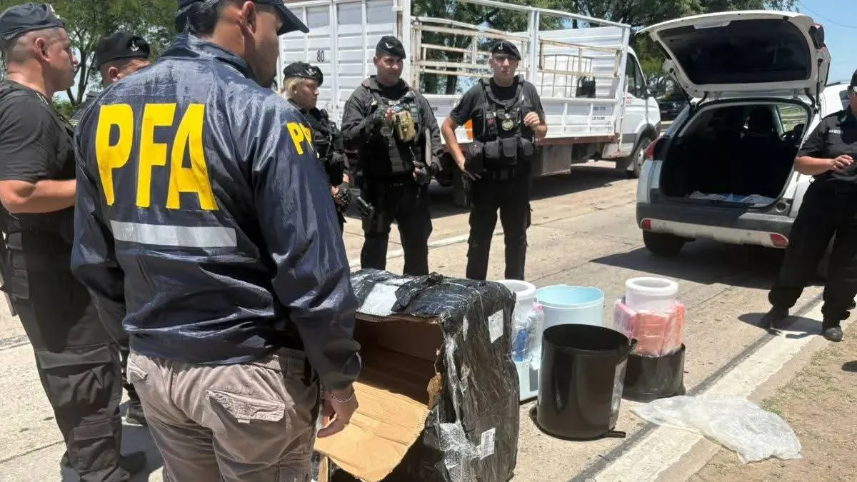 b7dee1c6-d6f0-45ef-a39d-71038bd8f120