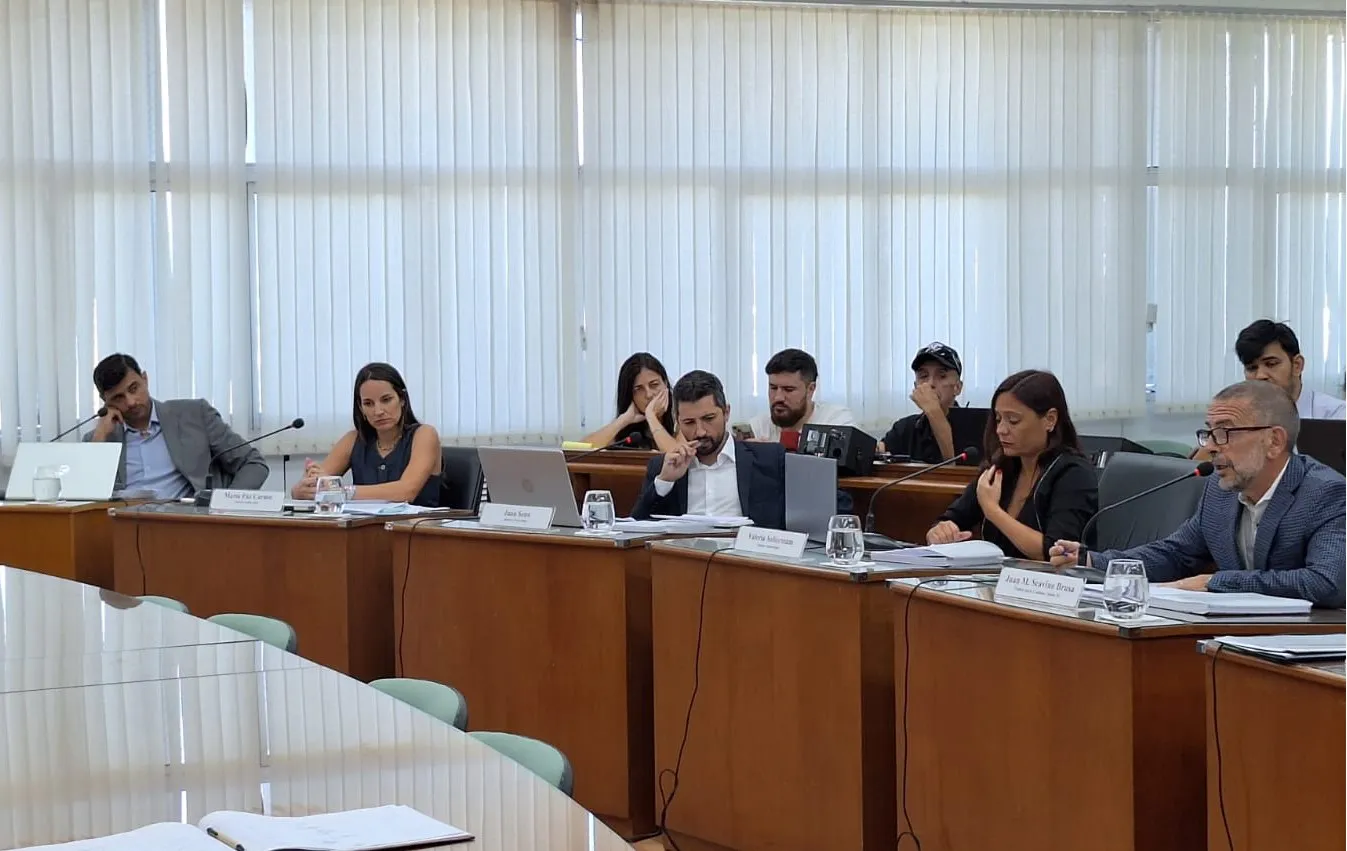 4e16afe6-c06a-40e0-bc80-474dd91c9546