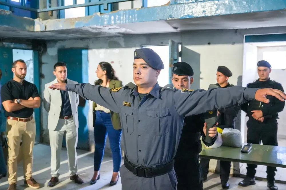 126f76f2-1ae2-4379-8b9d-1884419929a3