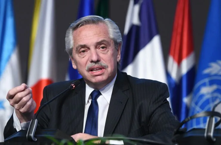 SM-Alberto-Fernandez-191122-741x486