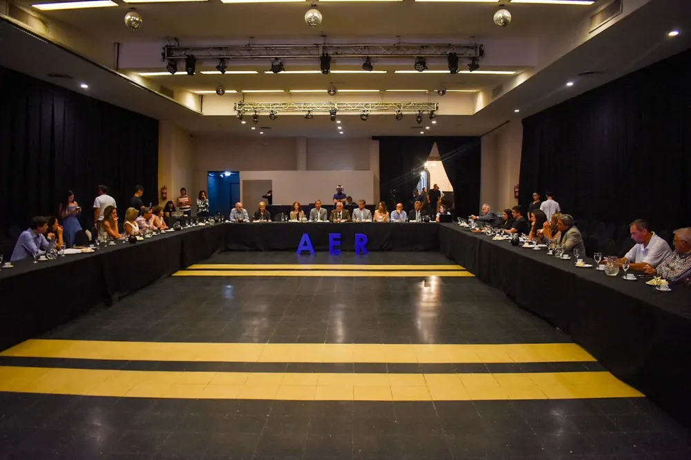 db56e11f-2cf7-4570-ab8b-1db94c57e36f