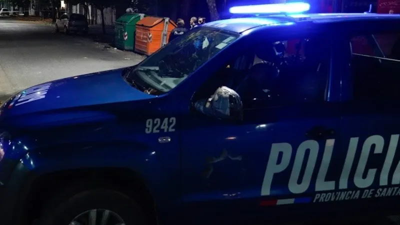 policia_noche.jpg_1756841869