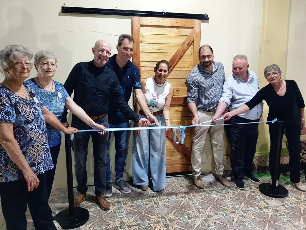 edef932a-0018-43b9-8137-e387d7fff20c