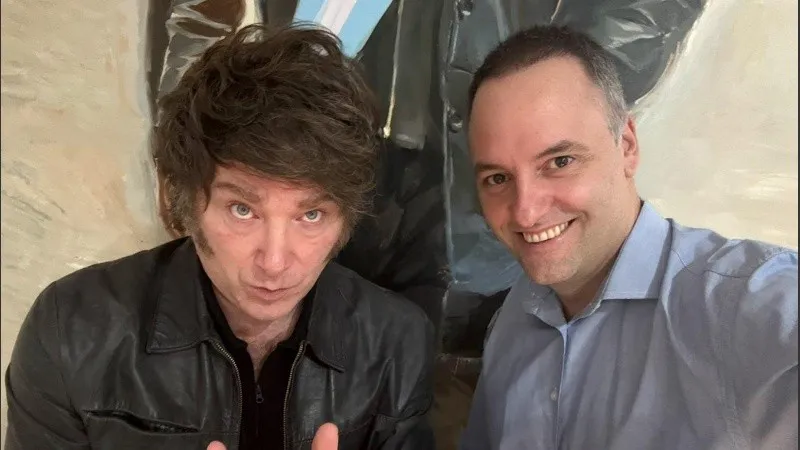 milei_adorni_crop1743350332653.jpg_1756841869