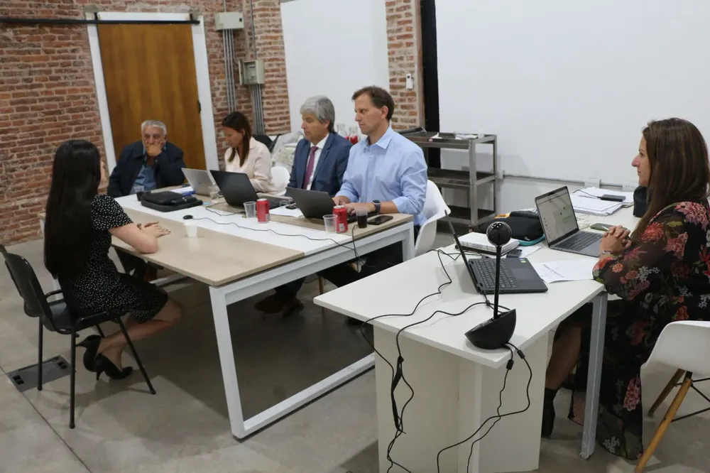 2300ff2b-92cf-43fa-a4af-e5ddf5211038