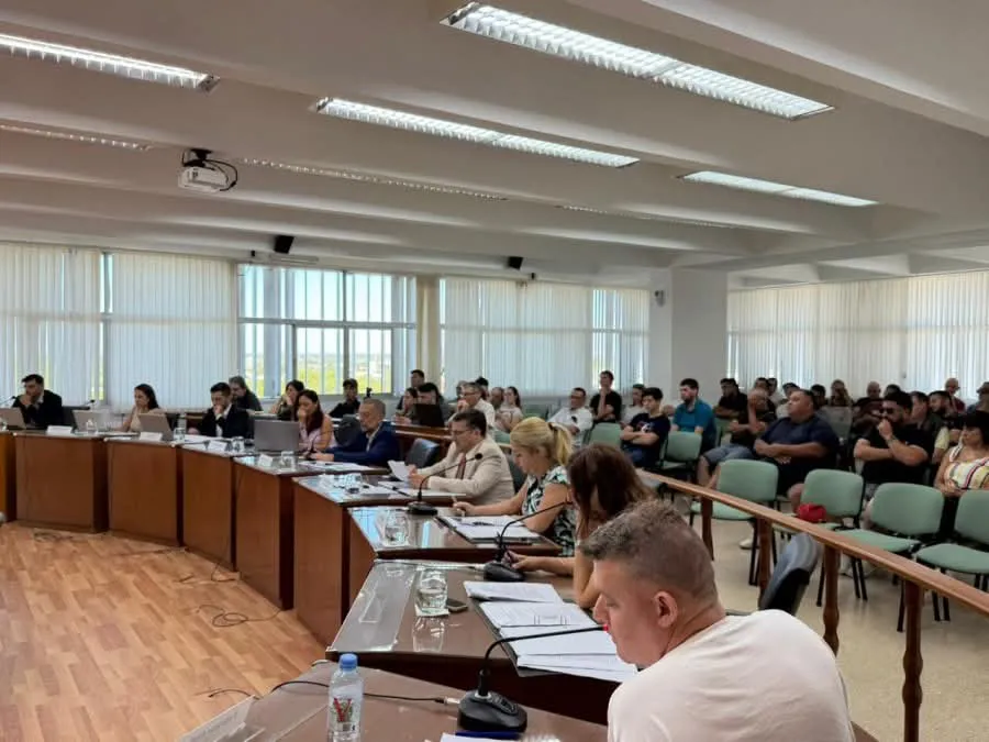 c10ce471-73ae-409d-b780-4b0b8b465f88