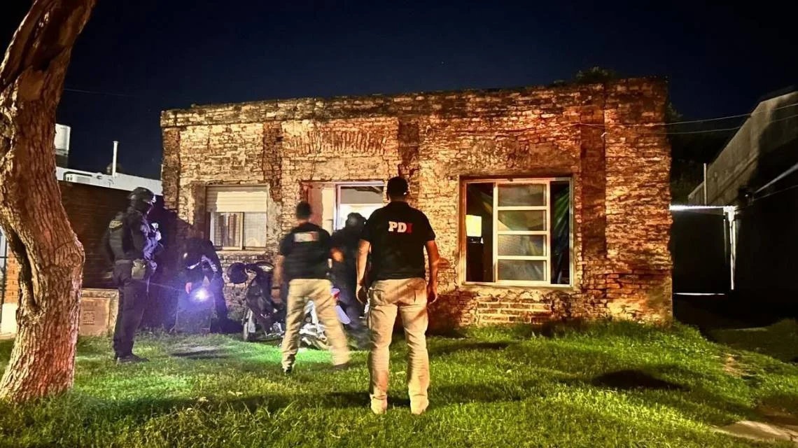 f17cb5b0-6da2-4719-a316-f90ed676fef8