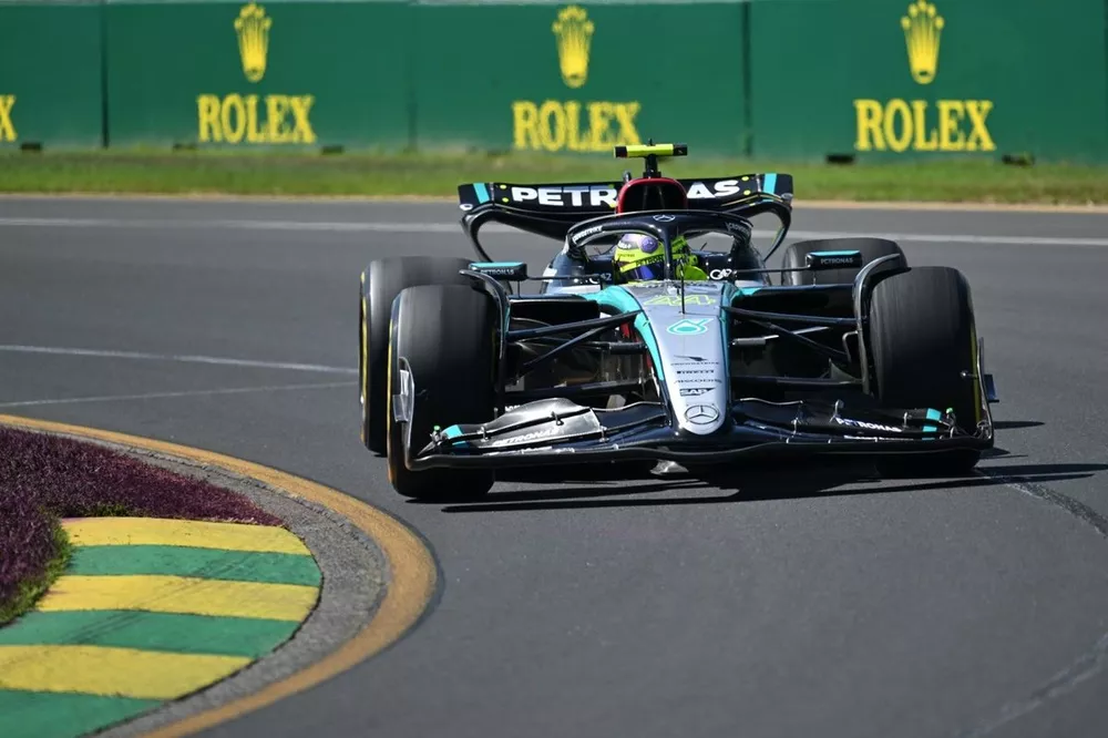 lewis-hamilton-mercedes-f1-w15