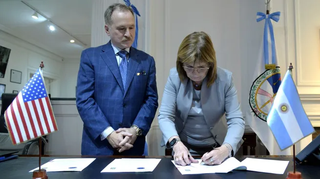 patricia-bullrich-peter-lamelas