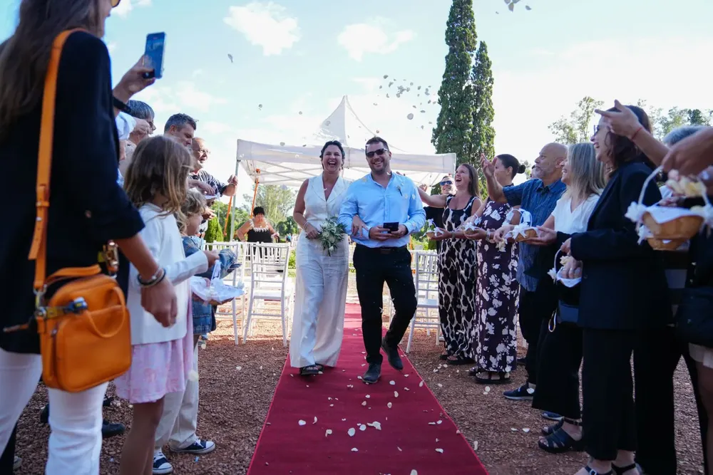 aa8efe8b-98bf-42a0-8fc3-c22c3169613c