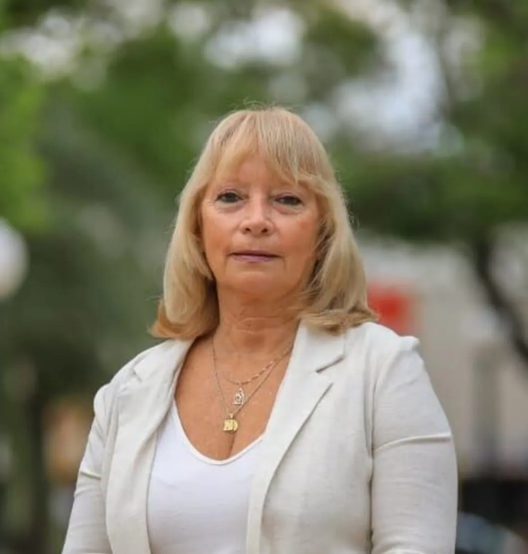 406d1079-18c5-4d23-821e-8ba0b7e63e98