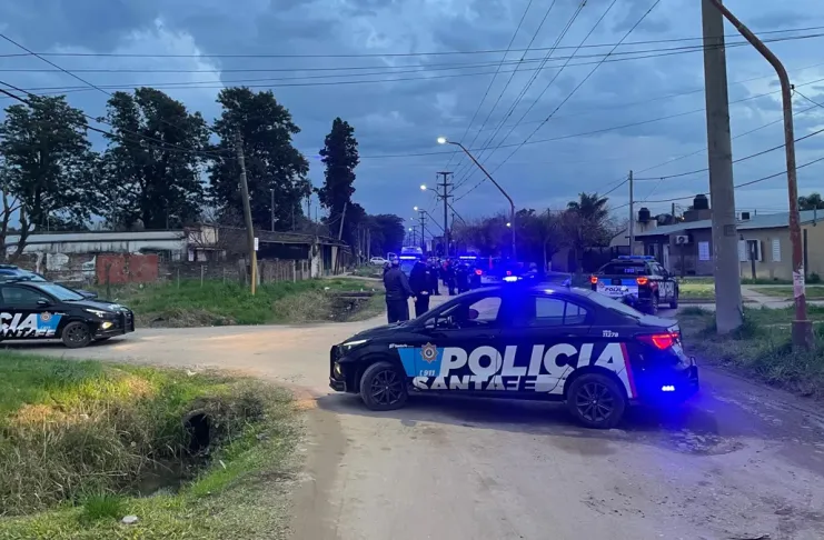 policia-atrincherado-barrio-nueva-esperanza-7