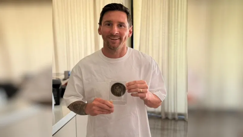 messi_medalla_tricentenraio.jpg_315682333