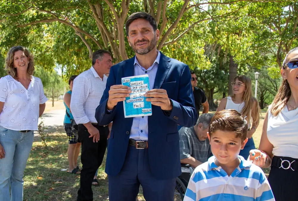 b6c371ca-6847-449a-bf23-53b7e576f302