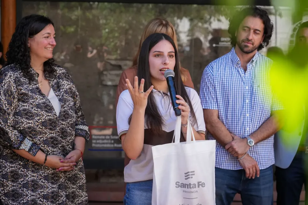 2c34de3e-ab37-48b8-92ec-6c36d79caee0