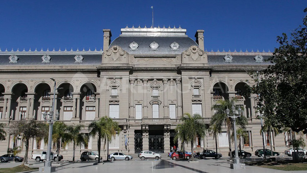 casa-gris-maiquel-torcattjpg