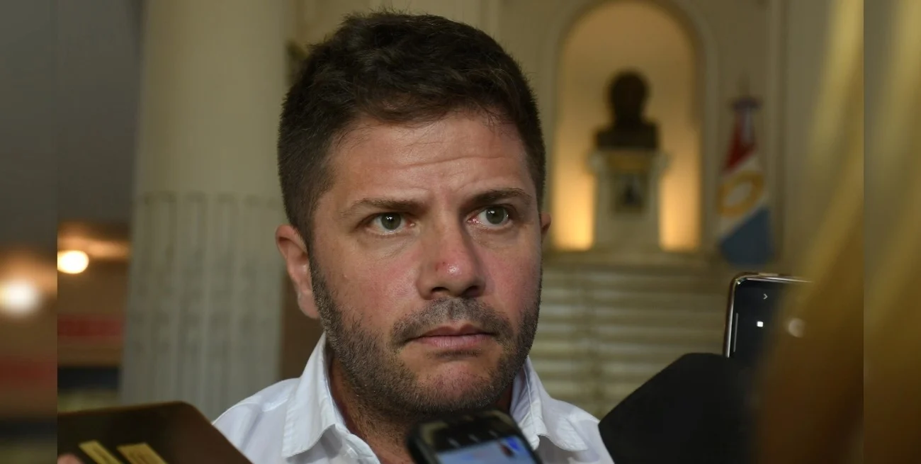 C_V7BjgAe_1300x655__1