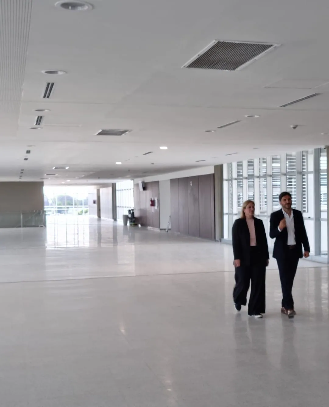 d7b24709-6463-445b-8d44-cd6401052525