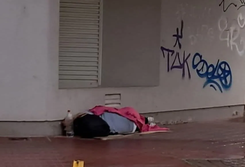 cfd98d18-bf40-4d9c-8bac-da12d20a719e