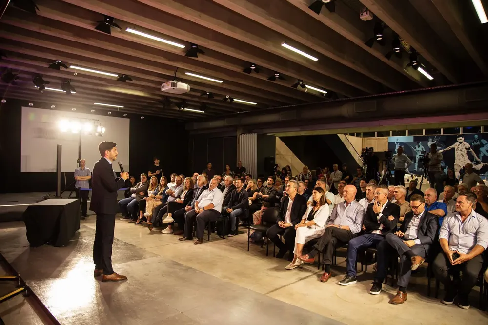 f411ef8b-c0d3-4e09-9d54-bdd24f7bd7ab