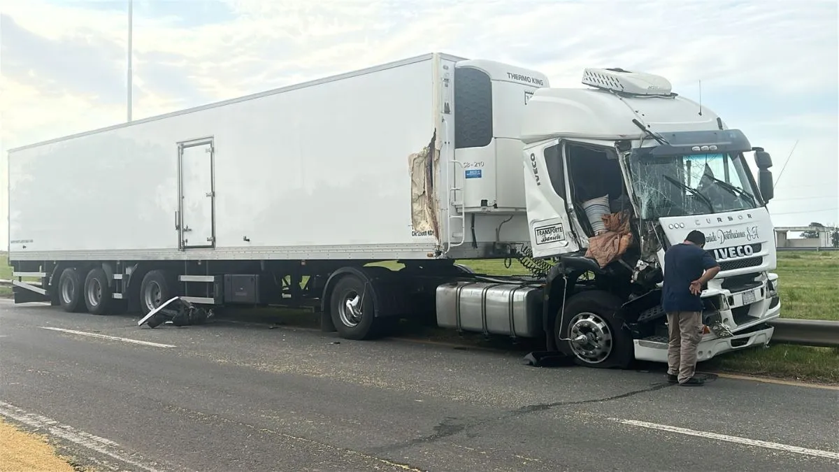 accidente-camiones-ruta-19