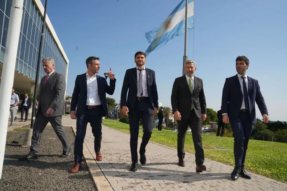 617b92d9-fc0a-4f96-b3dd-5be9077b8c07