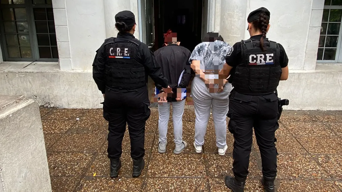 dos-mujeres-detenidas-venta-drogas-barrio-las-flores-2