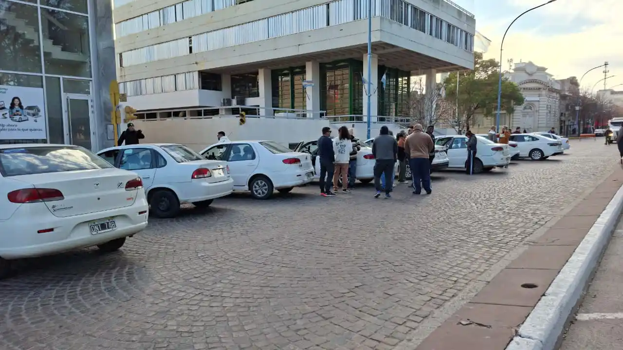 reclamo_remiseros_rafaela_municipio_municipalidad_didi_remis_2