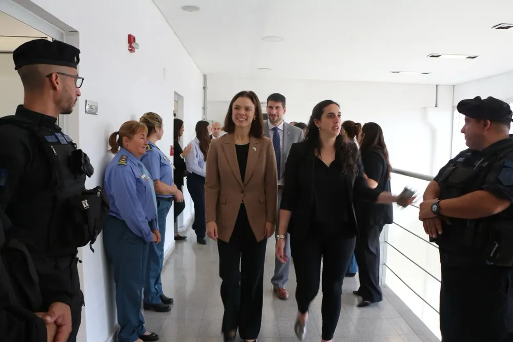 b55afa0c-8808-4a51-b979-d5352c0328ff