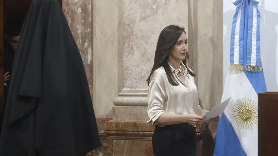 671848a70a2a4_940_529!