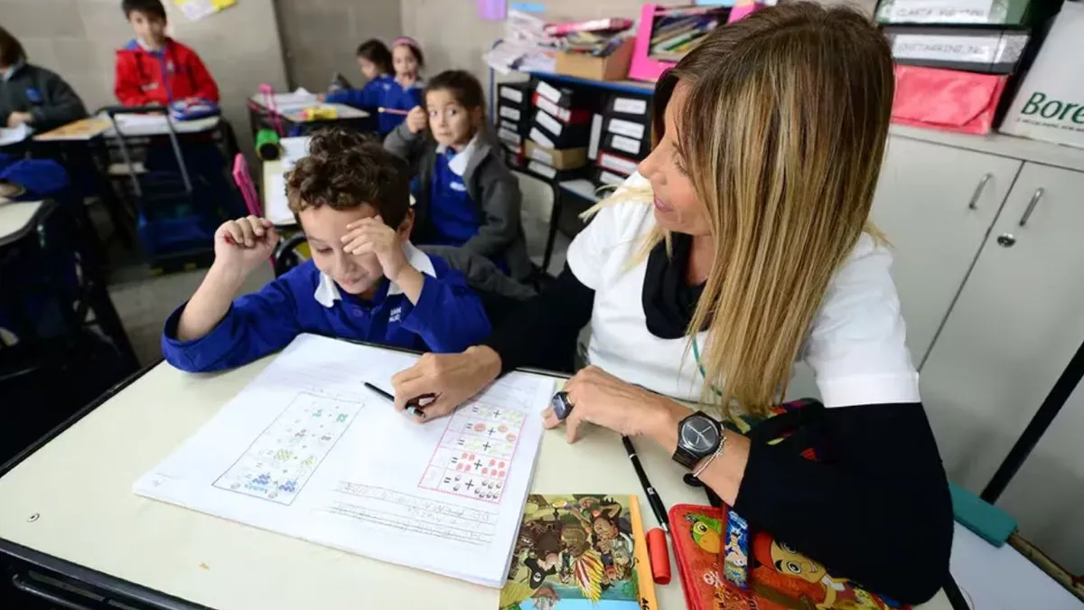 docente-aula-maestrosjpg