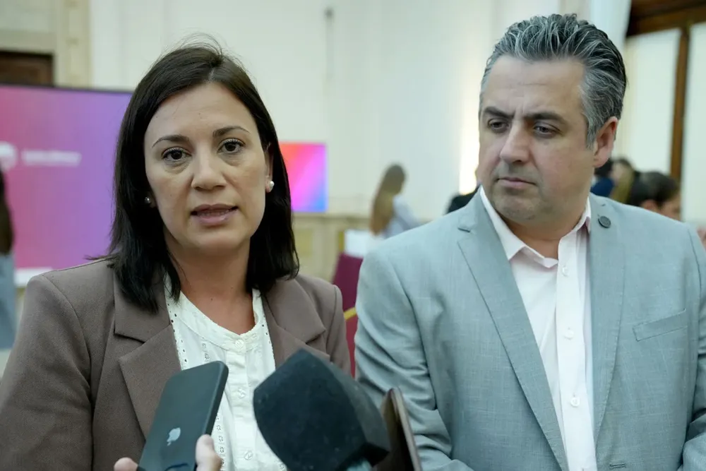 62232949-204c-40a2-af53-9e149e86a024