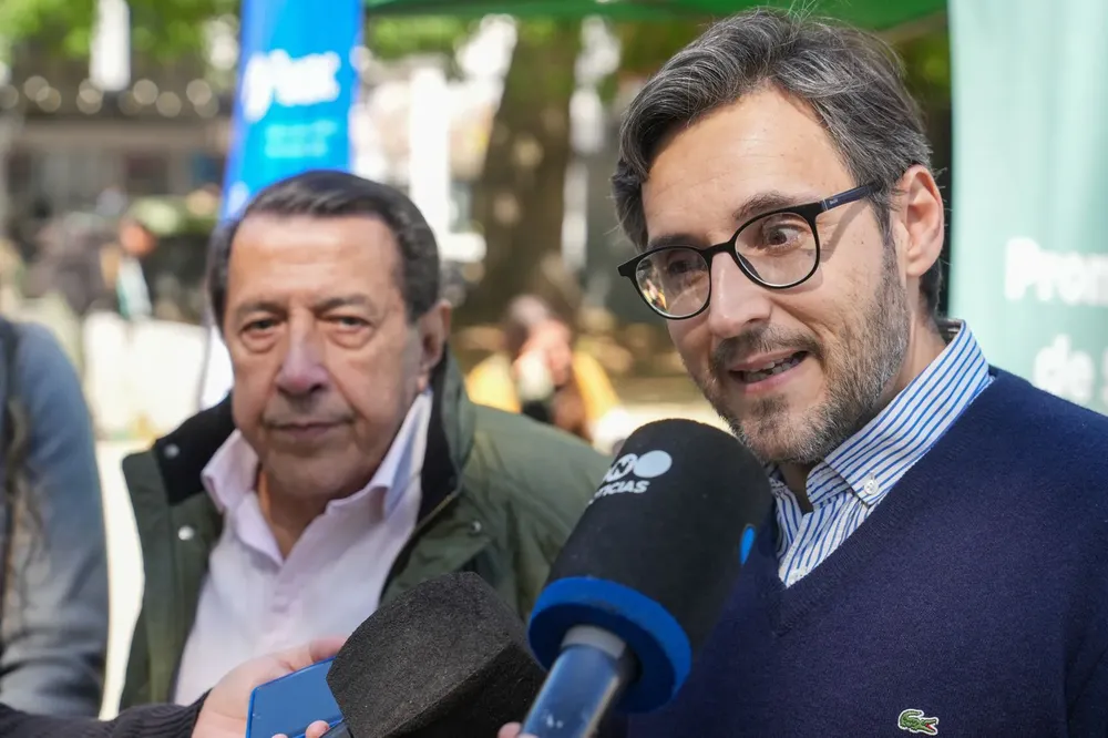 ef7f7eed-0331-49f4-8d42-f3dd02e173ff