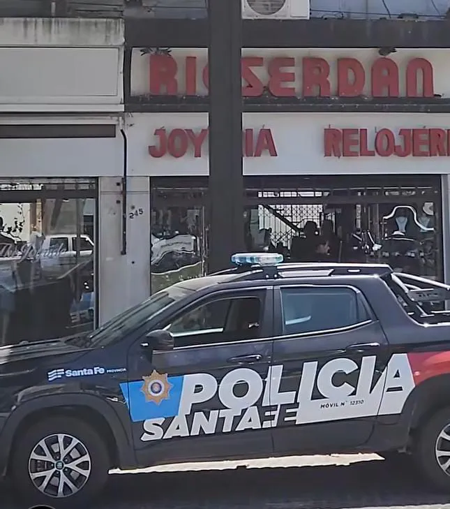 d7a6ffb6-c37d-41ea-8847-a991b97e4894