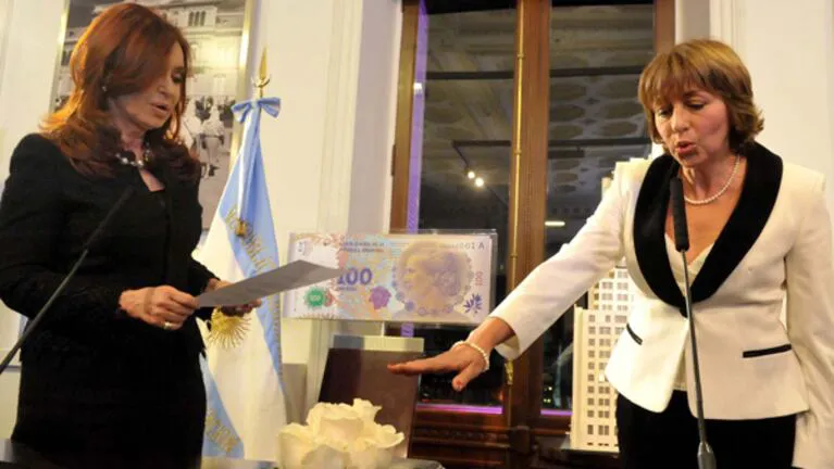 pionera-alejandra-gils-carbo-sera-la-primera-mujer-que-ocupara-la-procuracion-Z7DDX5HC35IW2A2DNJ25VK23FA