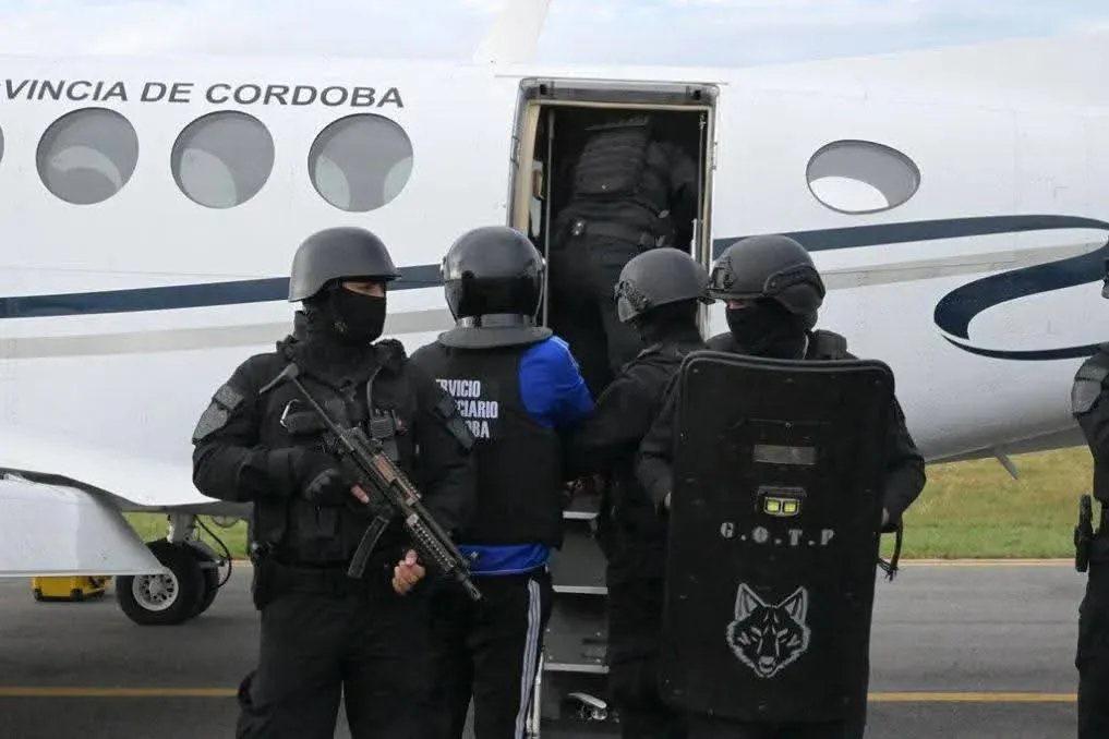 ac2a03d1-7a03-4cda-87b2-65a03a4f28ee