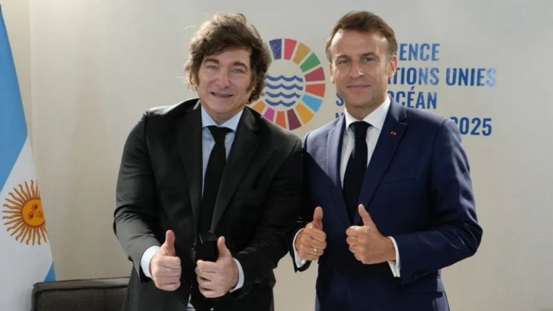 milei_y_macronx.jpg_1756841869