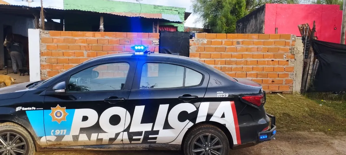 patrullero-policia-santa-fe-allanamientosjpg