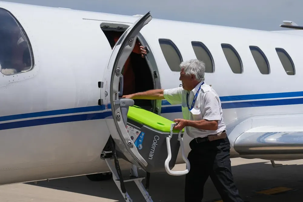 a18f8415-52b2-48f9-9d1d-060d33239dca